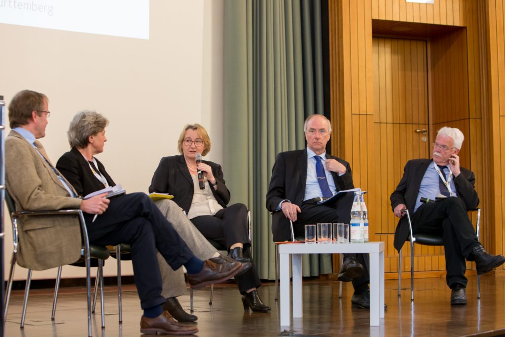 Ralf von den Hoff, Anna Schmid, Theresia Bauer, Wilhelm Krull, Hans-Joachim Gehrke (v.l.n.r.), Foto: Univerisität Freiburg, museOn